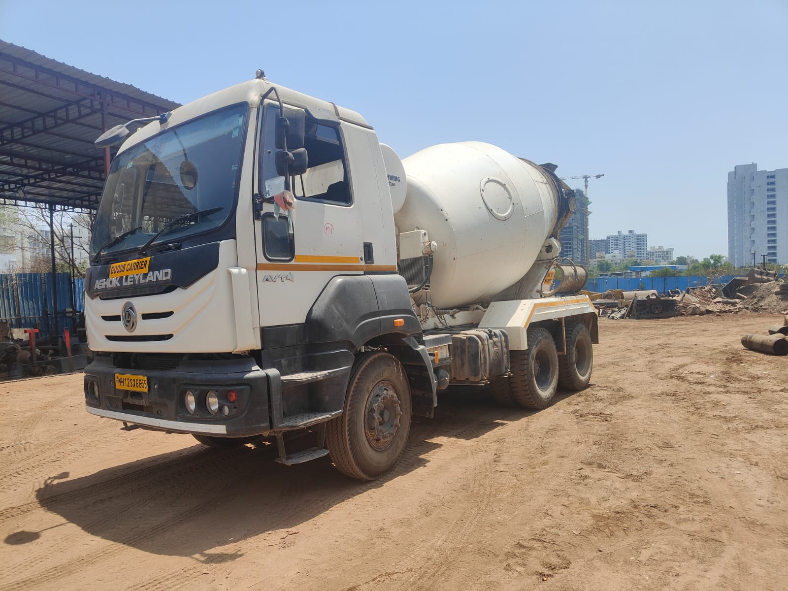 Ashok Leyland -UE2820